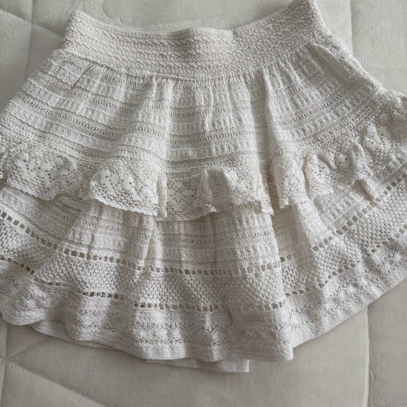 {Aerie} White Eyelet Lace Ruffle Tiered Skirt | XS - Picture 2 of 5